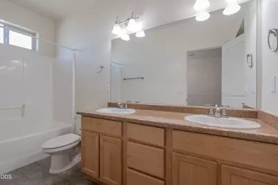 811 Overcup Street, Medford, OR 97501 - Photo 13