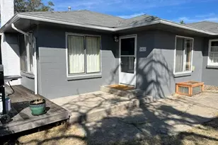 3435 Calle Vista Dr, Medford, OR 97504 - Photo 3