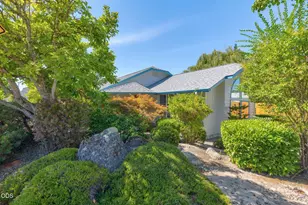 100 SE Liberty Dr, Grants Pass, OR 97527 - Photo 3
