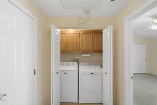 100 SE Liberty Dr, Grants Pass, OR 97527 - Photo 21