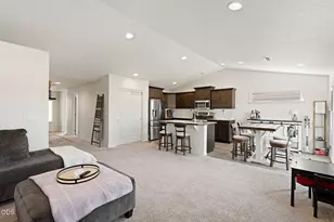 3583 NW 9th St, Redmond, OR 97756 - Photo 9
