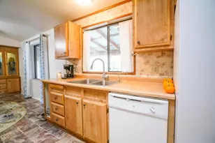 36027 Agency Lake Loop Rd, Chiloquin, OR 97624 - Photo 21
