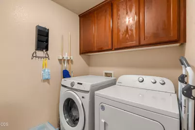 907 Worchester Drive, Medford, OR 97501 - Photo 9