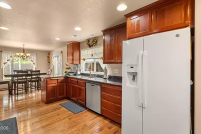 907 Worchester Drive, Medford, OR 97501 - Photo 7