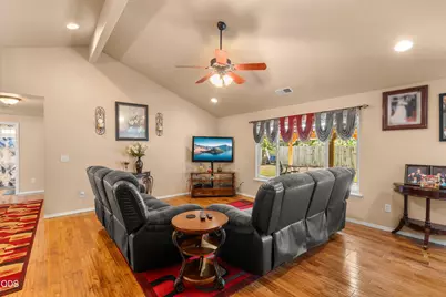 907 Worchester Drive, Medford, OR 97501 - Photo 3