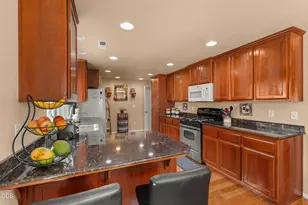 907 Worchester Dr, Medford, OR 97501 - Photo 5