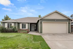 907 Worchester Dr, Medford, OR 97501 - Photo 1