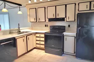 3431 S Pacific Hwy, Medford, OR 97501 - Photo 1