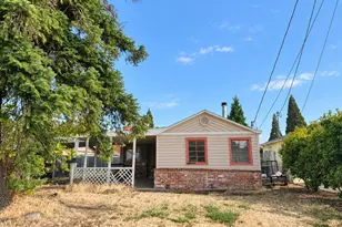 500 Grand Ave, Central Point, OR 97502 - Photo 3