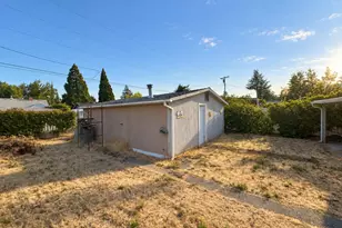 500 Grand Ave, Central Point, OR 97502 - Photo 15