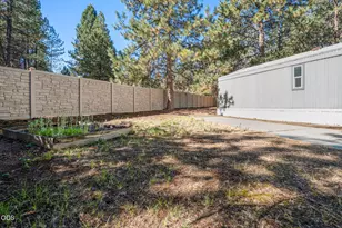 61040 S Queens Dr, Bend, OR 97702 - Photo 3