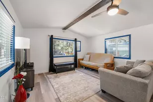61040 S Queens Dr, Bend, OR 97702 - Photo 5