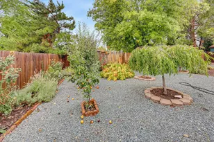 732 Sandra Ln, Central Point, OR 97502 - Photo 13