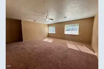 1931 NW Candler Avenue, Grants Pass, OR 97526 - Photo 13