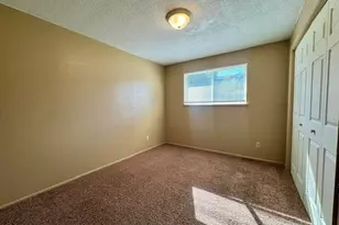 1931 NW Candler Ave, Grants Pass, OR 97526 - Photo 9