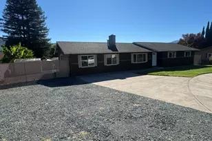 1931 NW Candler Ave, Grants Pass, OR 97526 - Photo 19