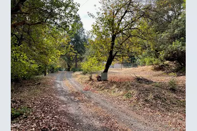 5334 Griffin Creek Road, Medford, OR 97501 - Photo 45