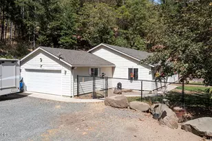 5334 Griffin Creek Rd, Medford, OR 97501 - Photo 15