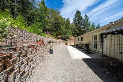 5334 Griffin Creek Road, Medford, OR 97501 - Photo 29