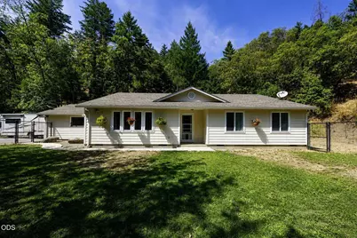 5334 Griffin Creek Road, Medford, OR 97501 - Photo 3
