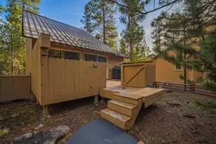 17611 Cluster Cabin Ln, Sunriver, OR 97707 - Photo 25