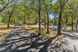 387 Carrollwood Dr, Grants Pass, OR 97527 - Photo 33