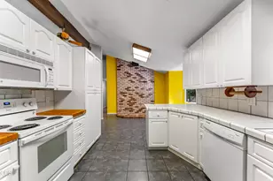 387 Carrollwood Dr, Grants Pass, OR 97527 - Photo 9