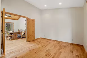 20445 Snowmass Ct, Bend, OR 97702 - Photo 9