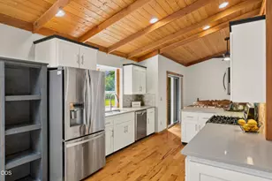 20445 Snowmass Ct, Bend, OR 97702 - Photo 5