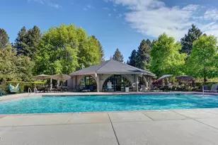 20445 Snowmass Ct, Bend, OR 97702 - Photo 25