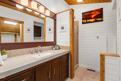 20445 Snowmass Court, Bend, OR 97702 - Photo 11