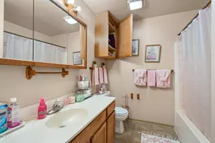 307 W Clark St, Medford, OR 97501 - Photo 27