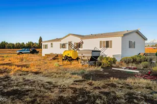 67665 Cloverdale Rd, Sisters, OR 97759 - Photo 11