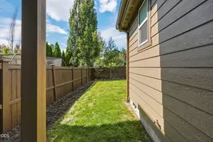 19622 Harvard Pl, Bend, OR 97702 - Photo 37