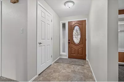 616 Hemlock Avenue, Central Point, OR 97502 - Photo 5