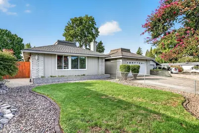 616 Hemlock Avenue, Central Point, OR 97502 - Photo 1