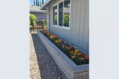 616 Hemlock Avenue, Central Point, OR 97502 - Photo 35