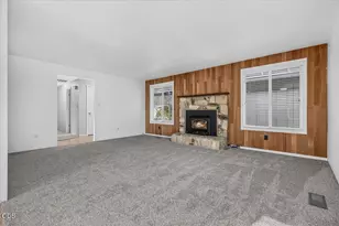 616 Hemlock Ave, Central Point, OR 97502 - Photo 9