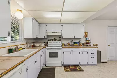 28 Eastwood Drive, Medford, OR 97504 - Photo 11