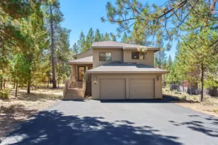 17855 Lava Butte Ln, Sunriver, OR 97707 - Photo 3