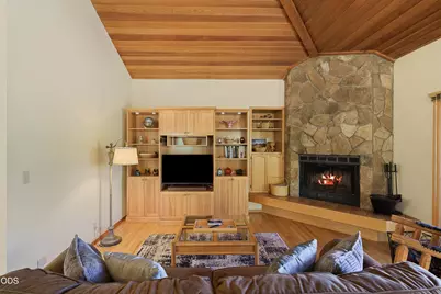17855 Lava Butte Lane, Sunriver, OR 97707 - Photo 9