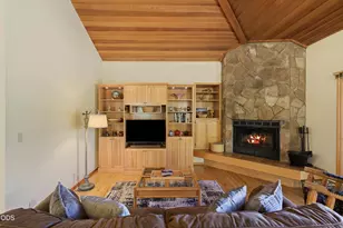 17855 Lava Butte Ln, Sunriver, OR 97707 - Photo 9