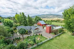 4919 Grant Rd, Central Point, OR 97502 - Photo 9