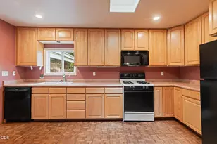 689 Beach St, Ashland, OR 97520 - Photo 13