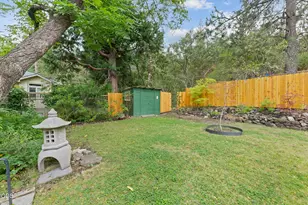 689 Beach St, Ashland, OR 97520 - Photo 5