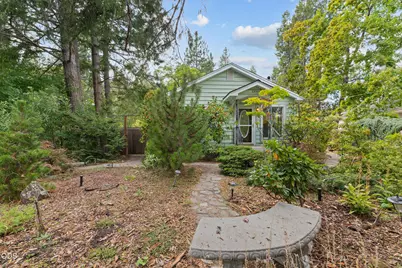 689 Beach Street, Ashland, OR 97520 - Photo 31