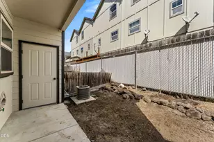 139 Casey Way, Central Point, OR 97502 - Photo 3