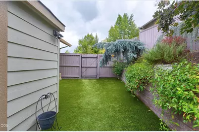 2212 SE Linden Lane, Grants Pass, OR 97527 - Photo 43