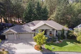 2212 SE Linden Ln, Grants Pass, OR 97527 - Photo 1