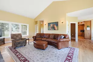 60430 Sun Ridge, Bend, OR 97702 - Photo 11